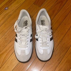 adidas sambas white/black (W9/M7.5)